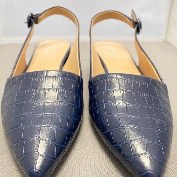 NAVY CROC EMBOSSED SLING BACK SHOES - Picture 4 of 4